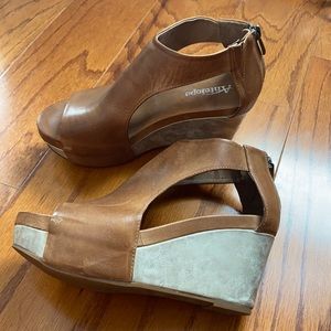 Antelope Tan Wedged Sandals